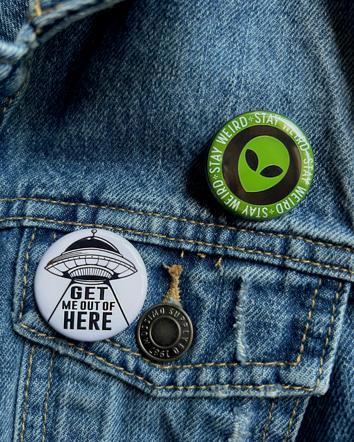 alien buttons